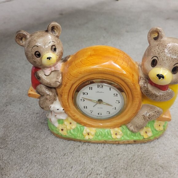 Vintage Ceramic Bear Mantle Table Clock Made In Japan - Picture 9 of 11